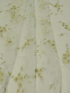 Záclona metrážová organza so zeleným kvetinovým vzorom 